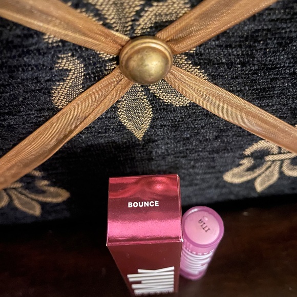 MILK Cosmetics Color Chalk multi-use eyeshadow stick in shade Bounce-plum - Picture 2 of 3